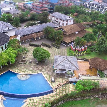 Shangri-La Village Resort, Pokhara Ngoại thất bức ảnh