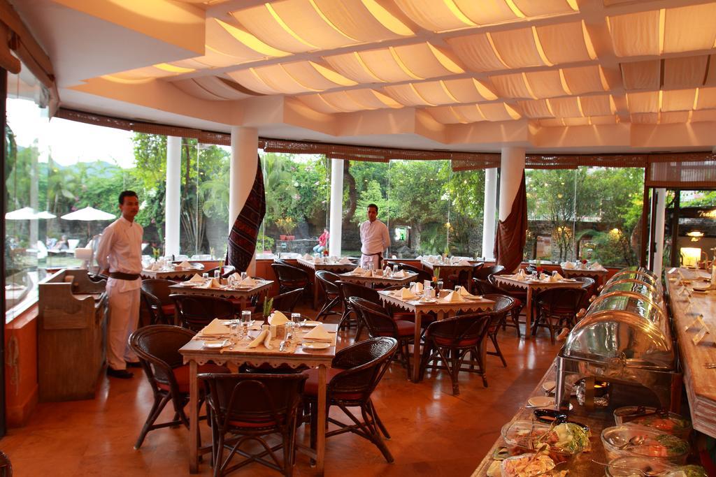Shangri-La Village Resort, Pokhara Ngoại thất bức ảnh