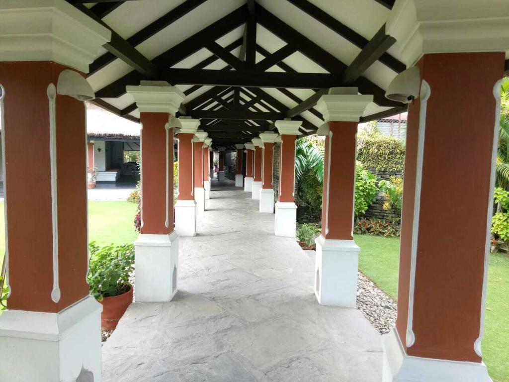 Shangri-La Village Resort, Pokhara Ngoại thất bức ảnh