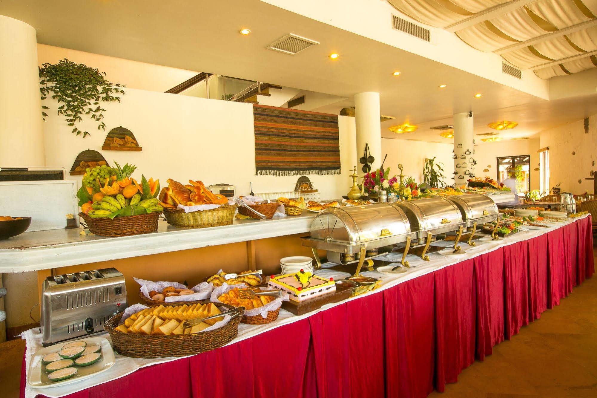 Shangri-La Village Resort, Pokhara Ngoại thất bức ảnh