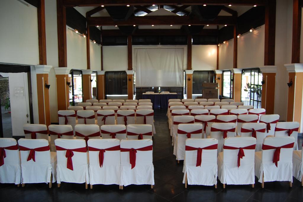 Shangri-La Village Resort, Pokhara Ngoại thất bức ảnh